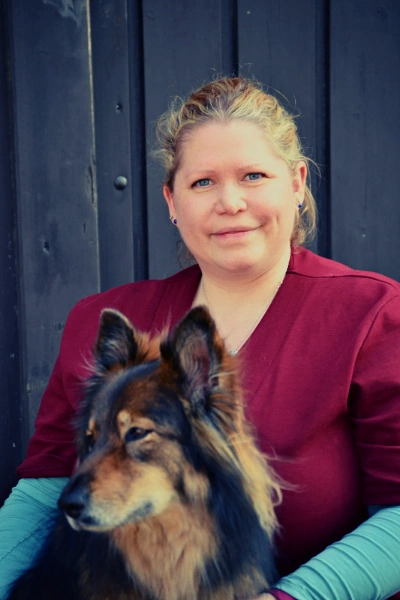 Ein Portrait von der Tierphysiotherapeutin Alice Conrad